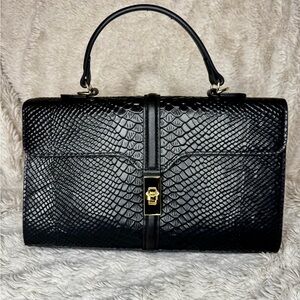 Elegant Black Snakeskin Women's Bag